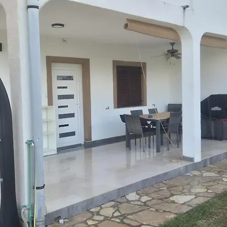 בית נופש Pag House *